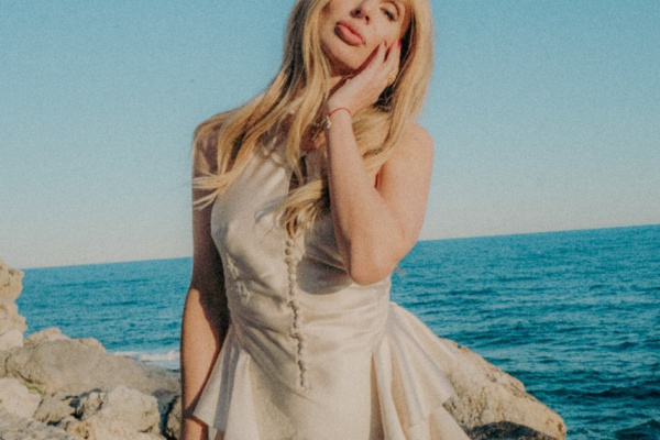 Новое прочтение: LOBODA представила акустическую версию трека “Інстинкт” вслед за нашумевшим оригиналом